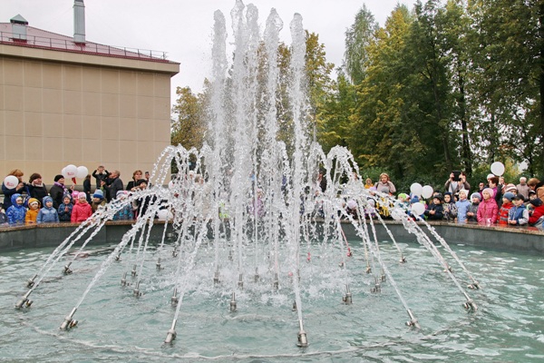 Открытие фонтана в Берёзовском