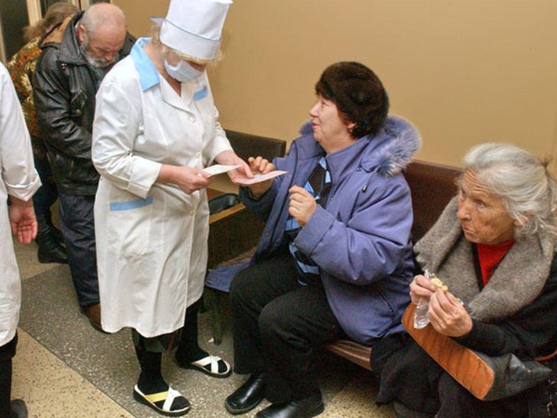 Минздрав РФ решил, что пенсионерам хватит первичной медицинской помощи