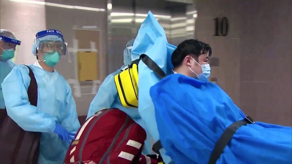 Число жертв коронавируса в Китае выросло до 563 человек