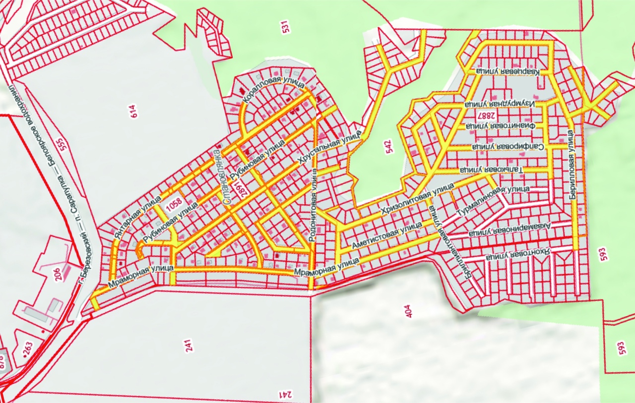 Так выглядит Становлянка на публичной кадастровой карте. Жёлтым обозначены два земельных участка Максима Клименко.