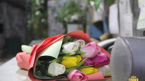 Тюльпаны дополнили цветочный рай на 162 высоте. / Фото: ЗГ