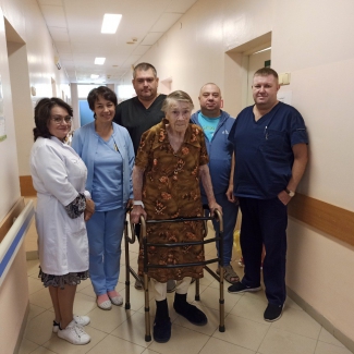 Врачи берёзовской ЦГБ поставили на ноги 96-летнюю пациентку с травмой проксимального отдела бедра