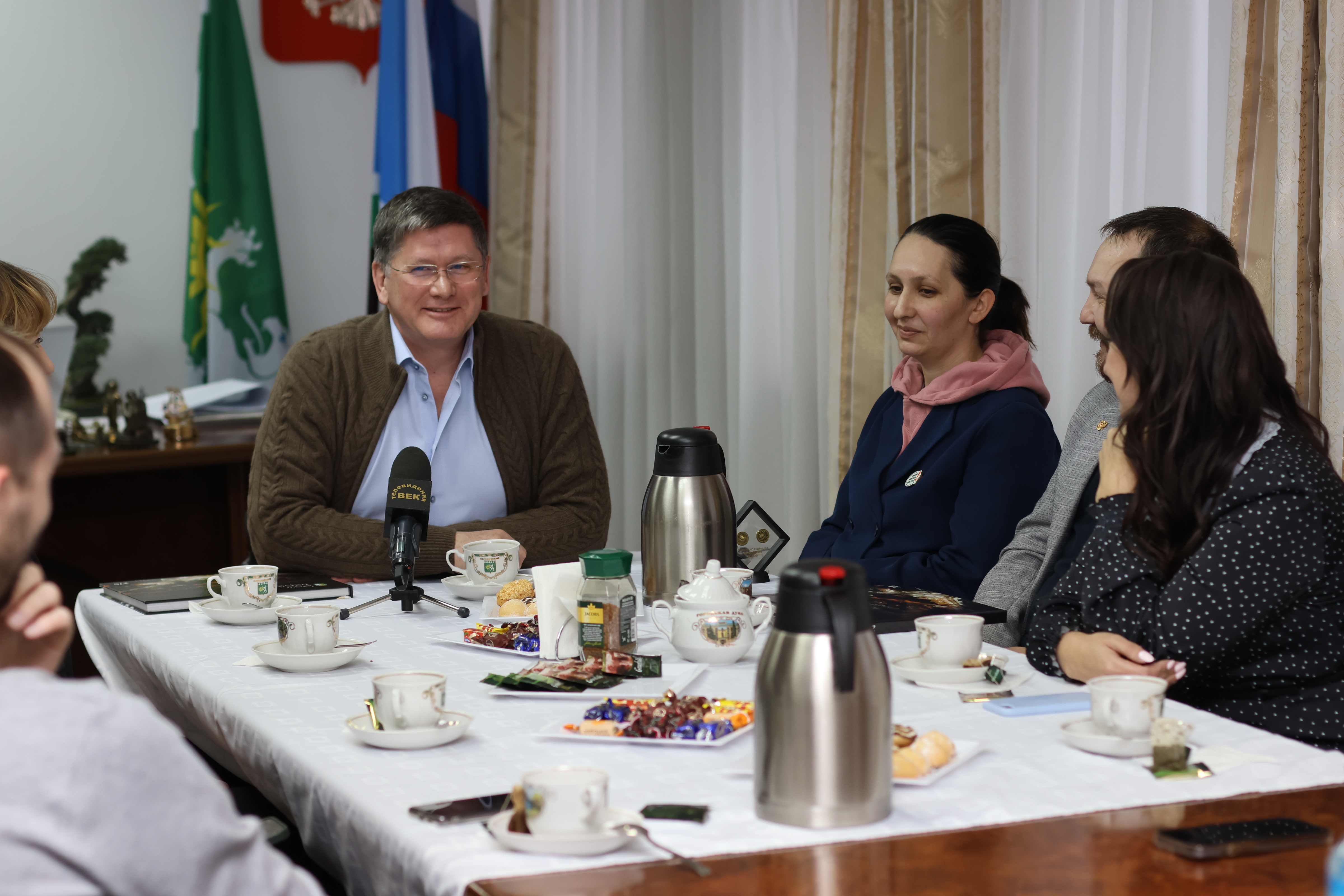 Встреча березовчан с мэром города прошла в его кабинете / Фото Татьяны Файзрахмановой