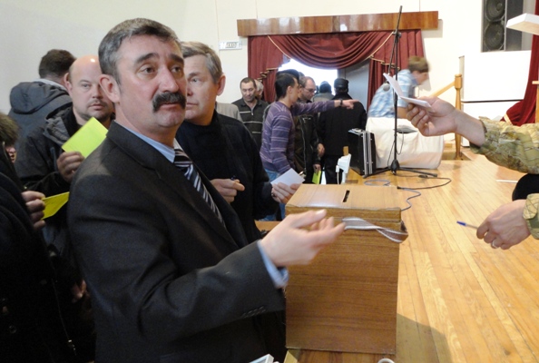 Николай Башуров на отчетно-выборной конференции охотообщества. Фото Павла Шабельникова