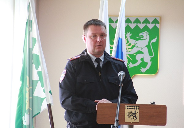 Полковник внутренней службы Александр Возчиков на расширенном аппаратном совещании в мэрии