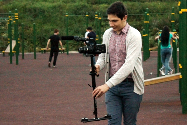 Максим Брагин снимает первые кадры в «Горизонте». Создатели фильма решили выделить экстрим-парк как одно из центральных досуговых мест города