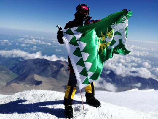 Сирена Рафисовна преодолела 5642 м, покорив самую высокую горную вершину Европы и России