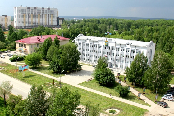 Здание администрации города Берёзовского