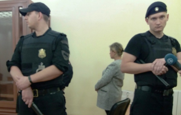 Избрание меры пресечения трём фигурантам расправы 22 августа в Берёзовском городском суде растянулось на 12 часов