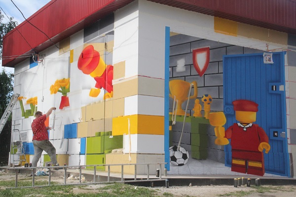 Трансформаторную будку около «Горняка» граффити-художник Евгений Риль закончил 26 июня