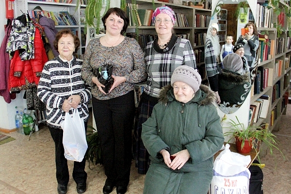 Подписчицы Ркия Зарипова, Юлия Хрушкова, Лариса Матурина и Эмилия Емелина с главным призом